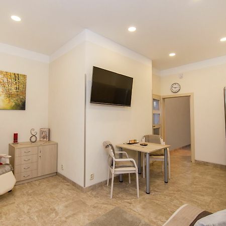 Magnolia Apartments With Wellness Prága Kültér fotó
